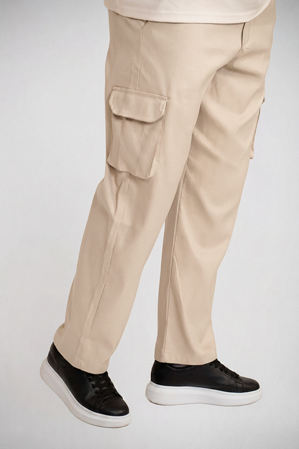 Beige Cargo Trousers (Relaxed Fit)